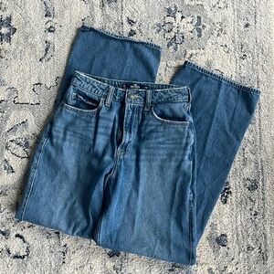 Hollister Medium Wash Ultra High-Rise Baggy Jeans
